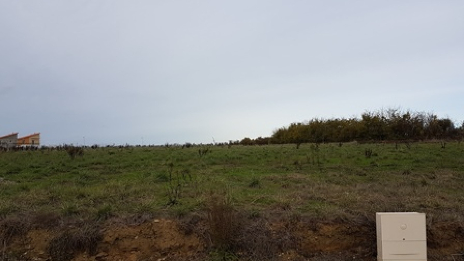 Terrain constructible de 374m2 à Trans-sur-Erdre