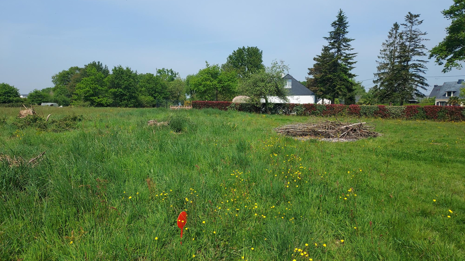 Terrain constructible de 372m2 à Romillé