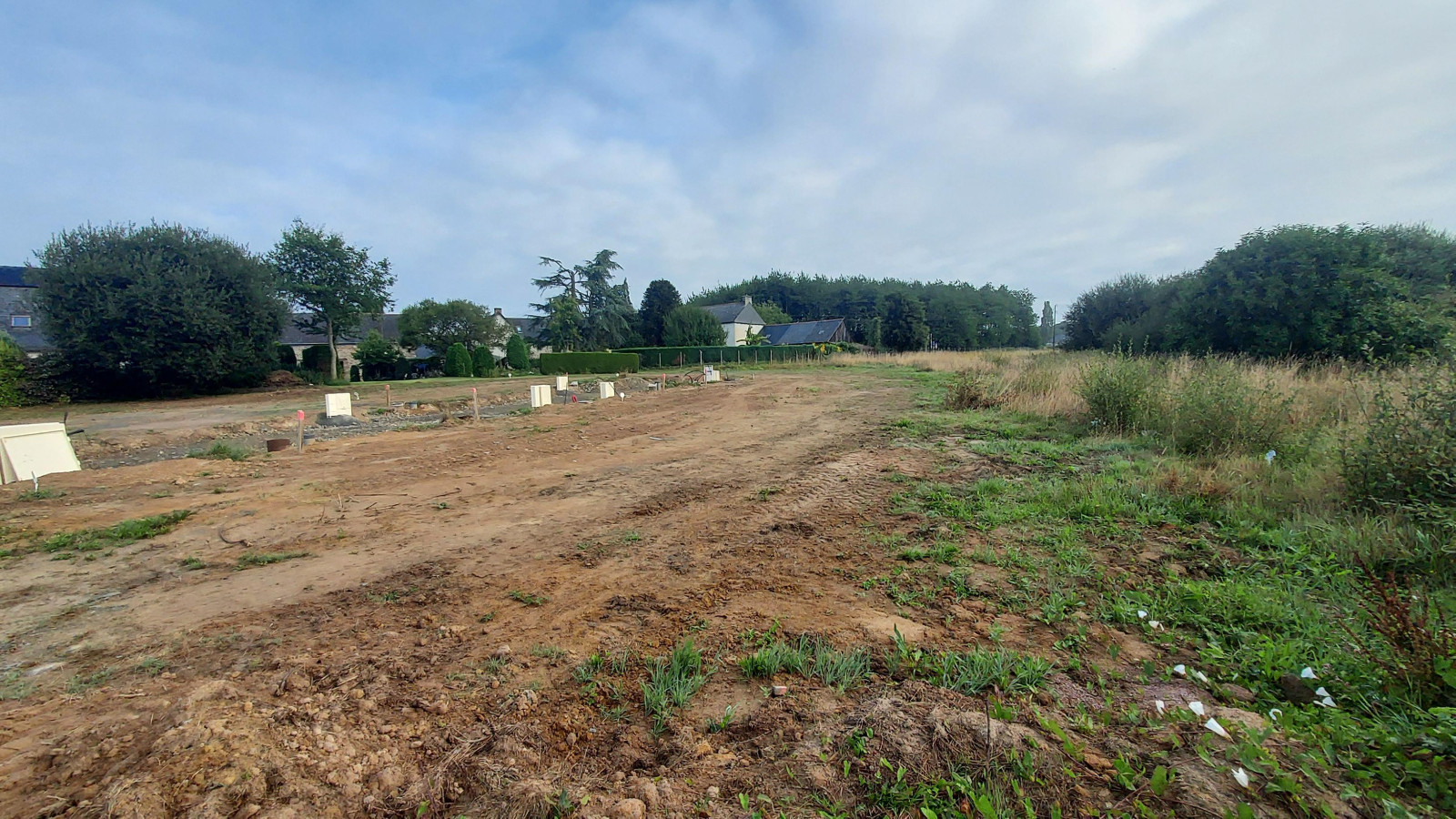 Terrain constructible de 454m2 à Saint-Judoce