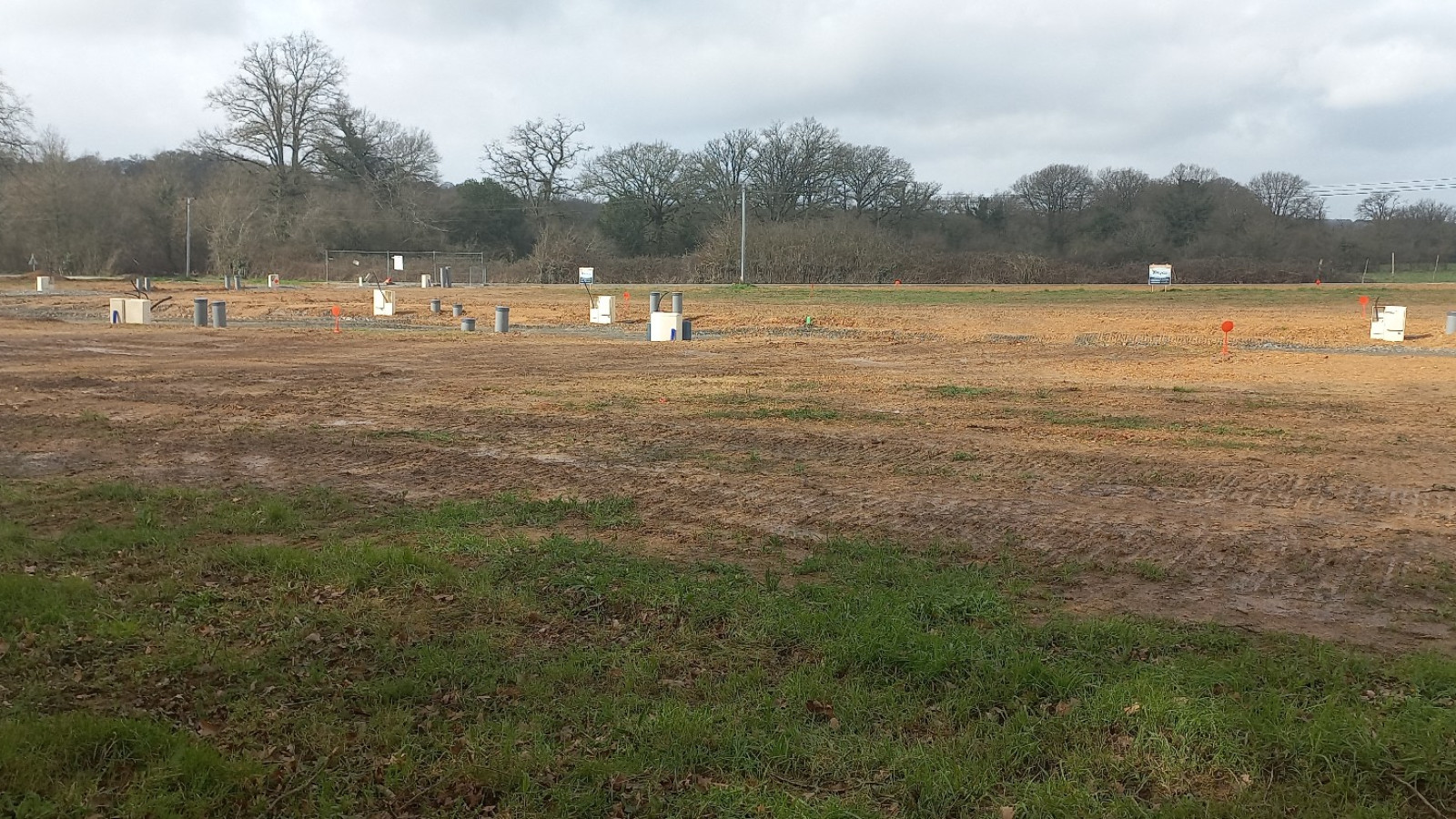 Terrain constructible de 300m2 à Chanteloup