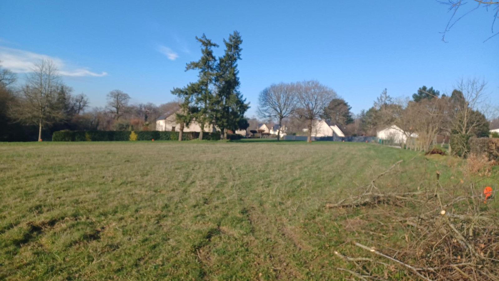 Terrain constructible de 322m2 à Saint-Domineuc