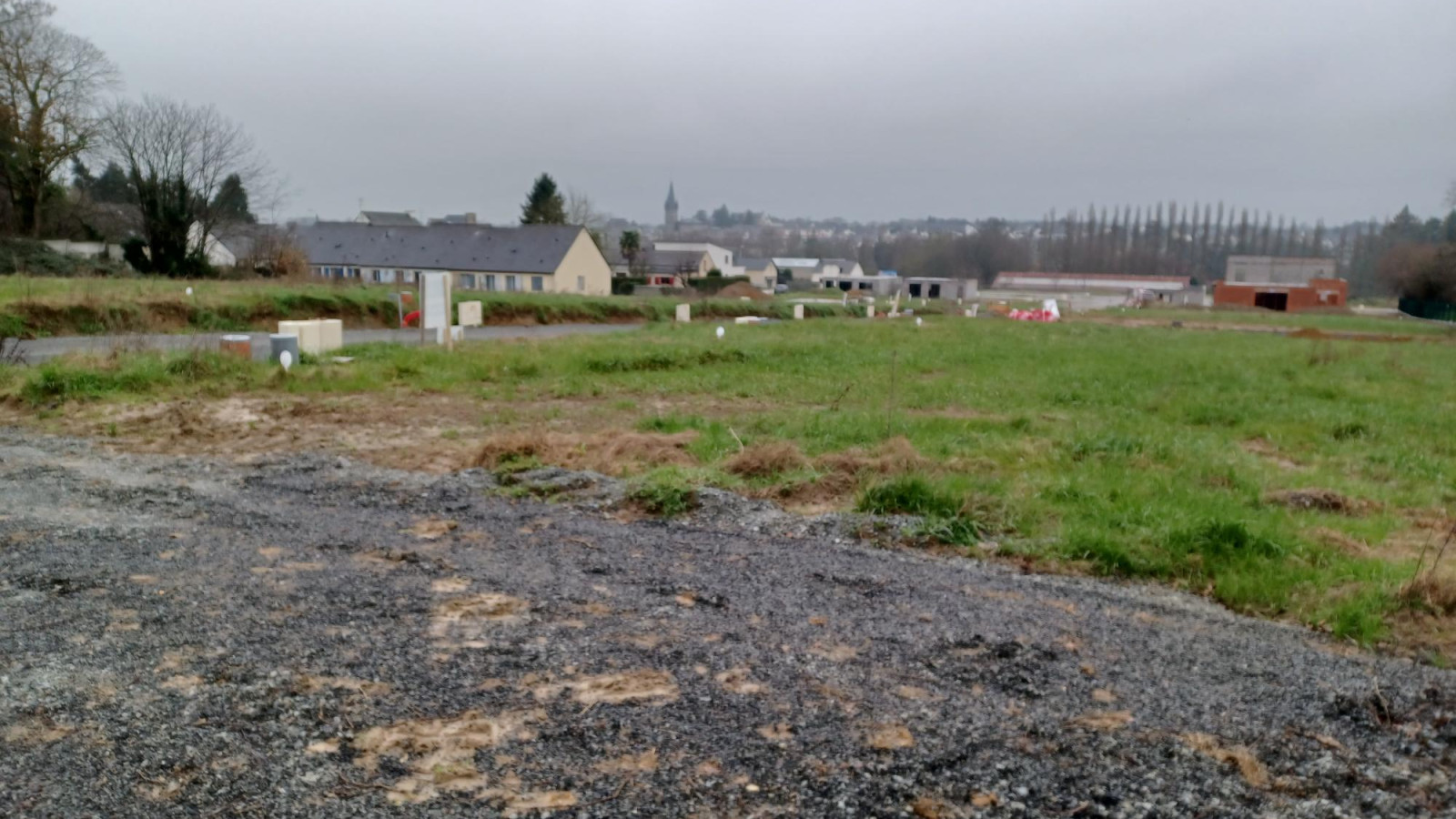 Terrain constructible de 371m2 à Châteaubourg