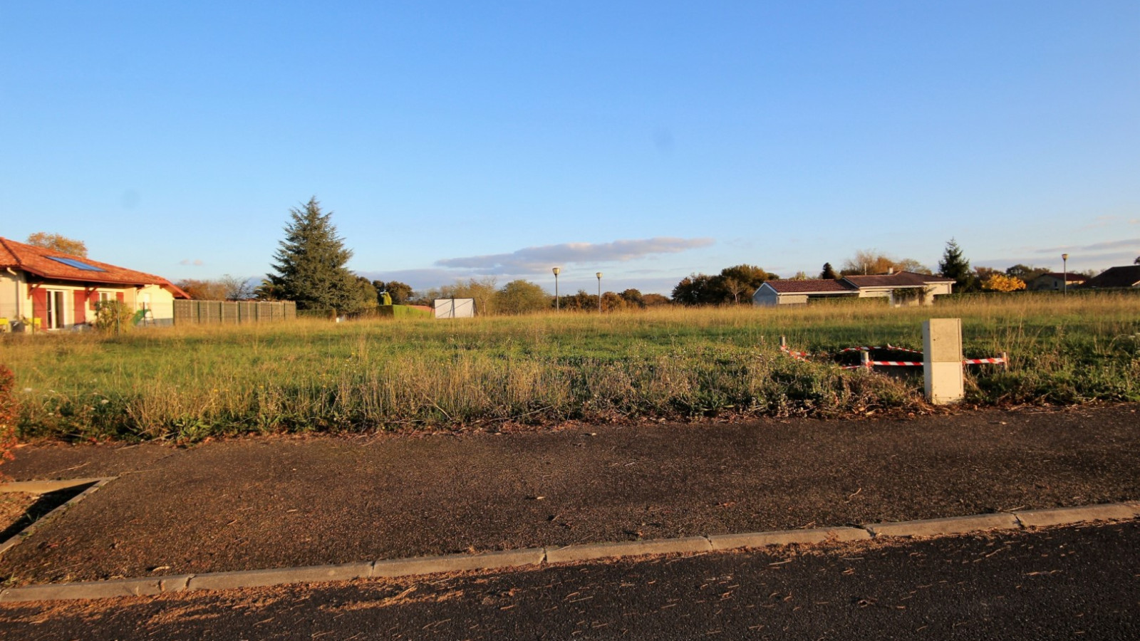 Terrain constructible de 570m2 à Campagne