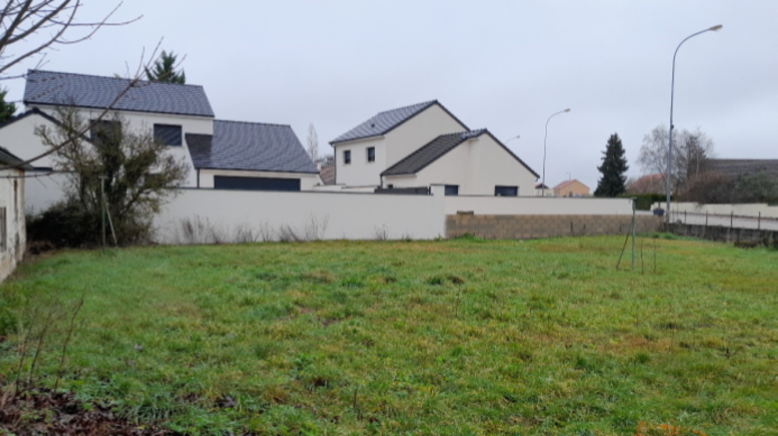 Terrain constructible de 400m2 à Varois-et-Chaignot