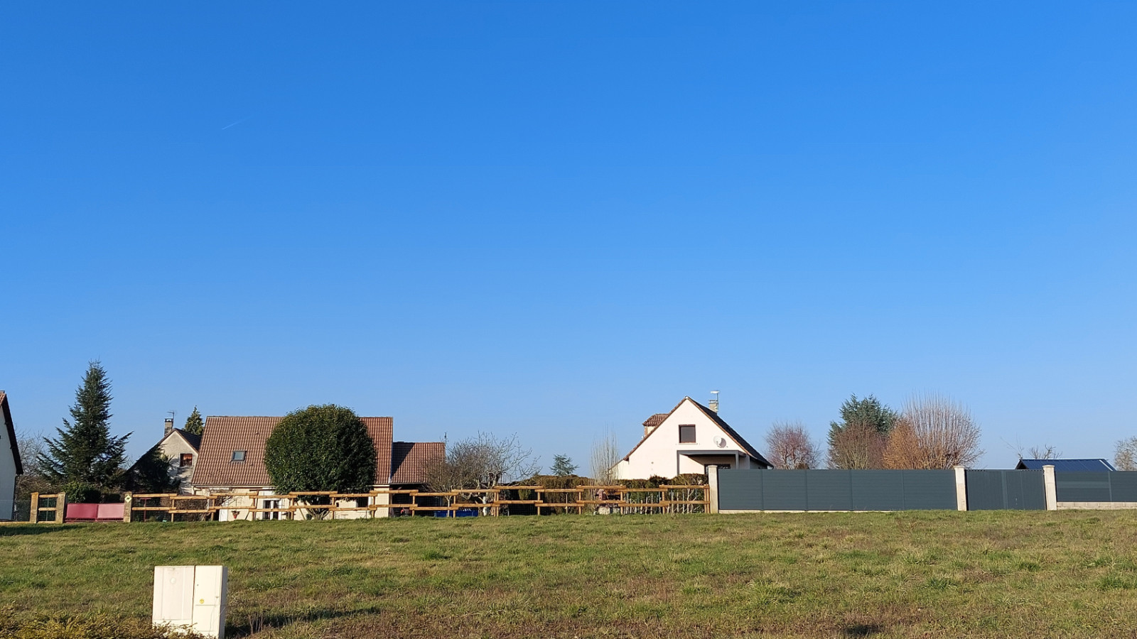 Terrain constructible de 900m2 à Germigny