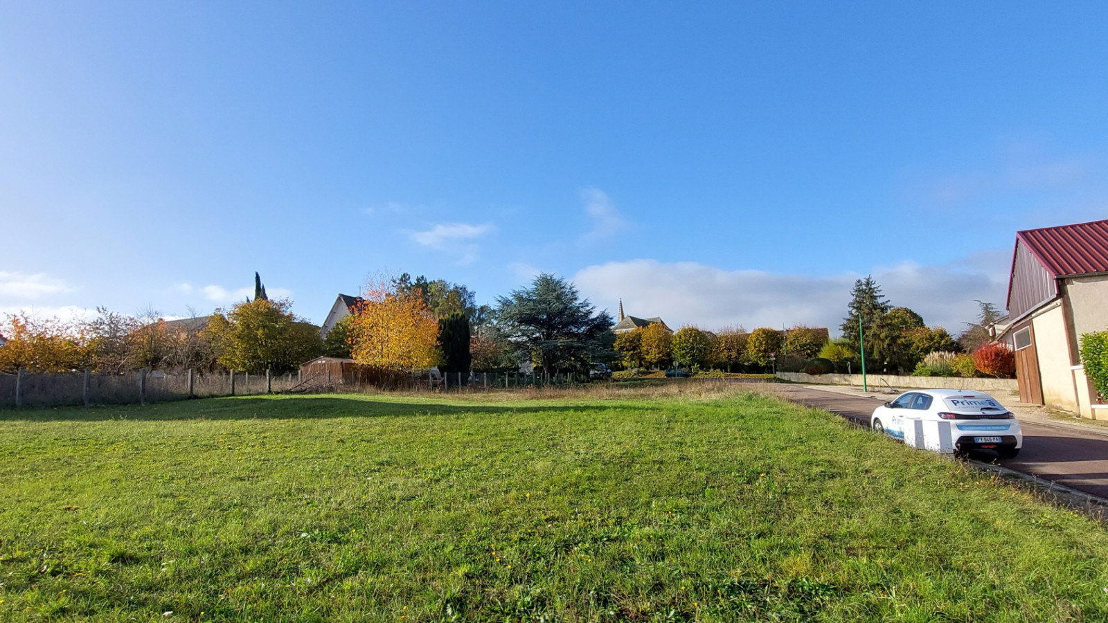 Terrain constructible de 2255m2 à Lignières