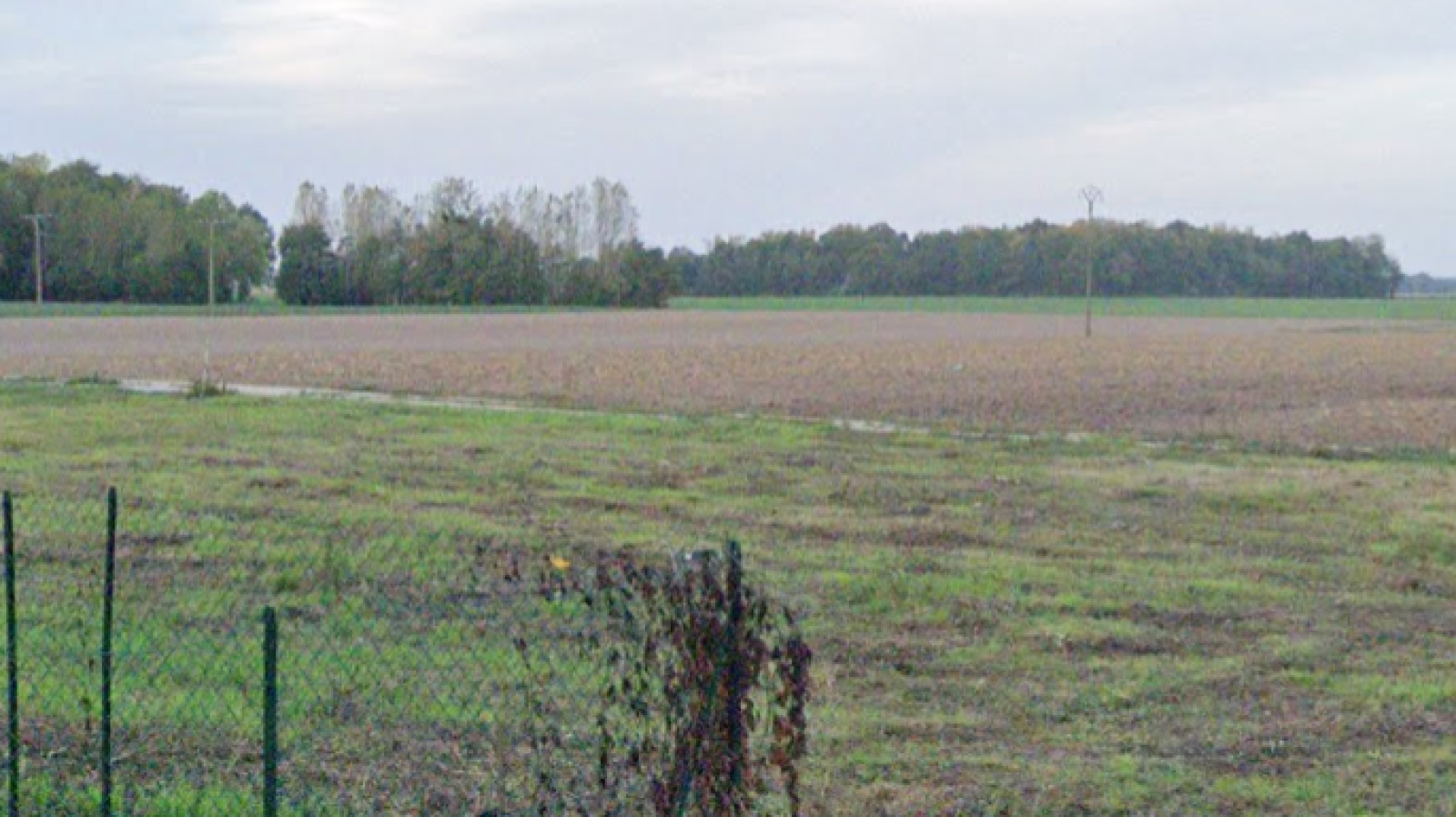 Terrain constructible de 898m2 à Labruyère