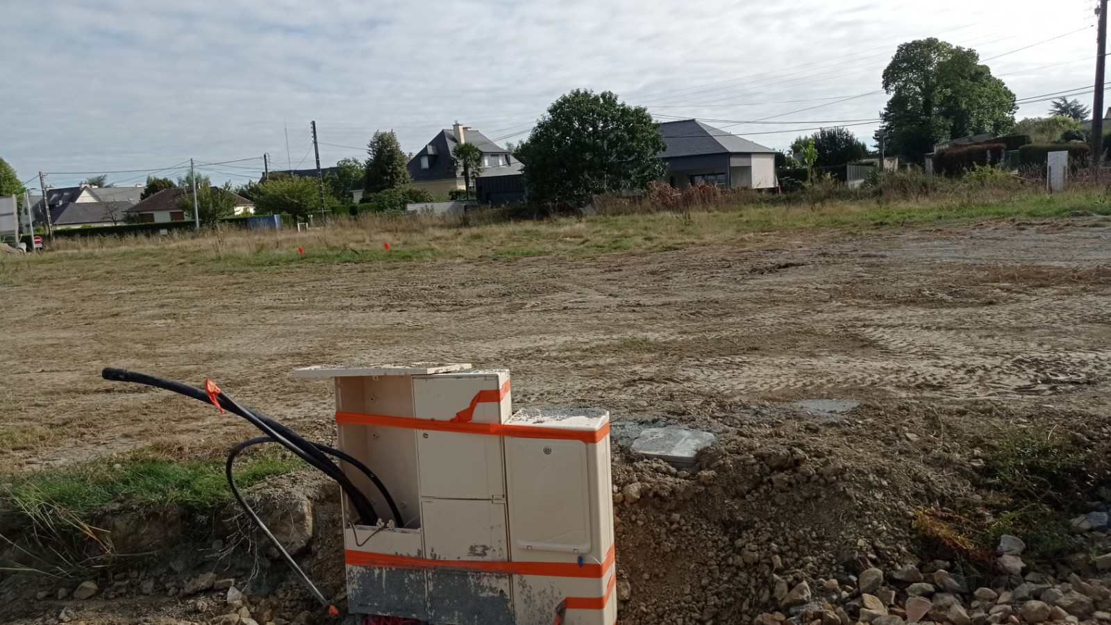 Terrain constructible de 350m2 à Bourg-des-Comptes