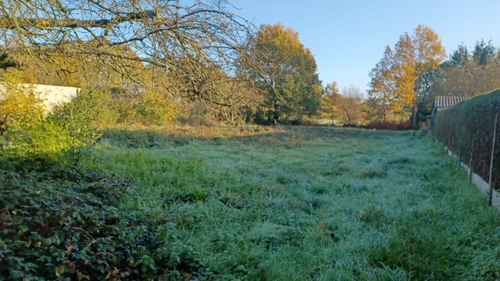 Terrain constructible de 309m2 à Bréal-sous-Montfort