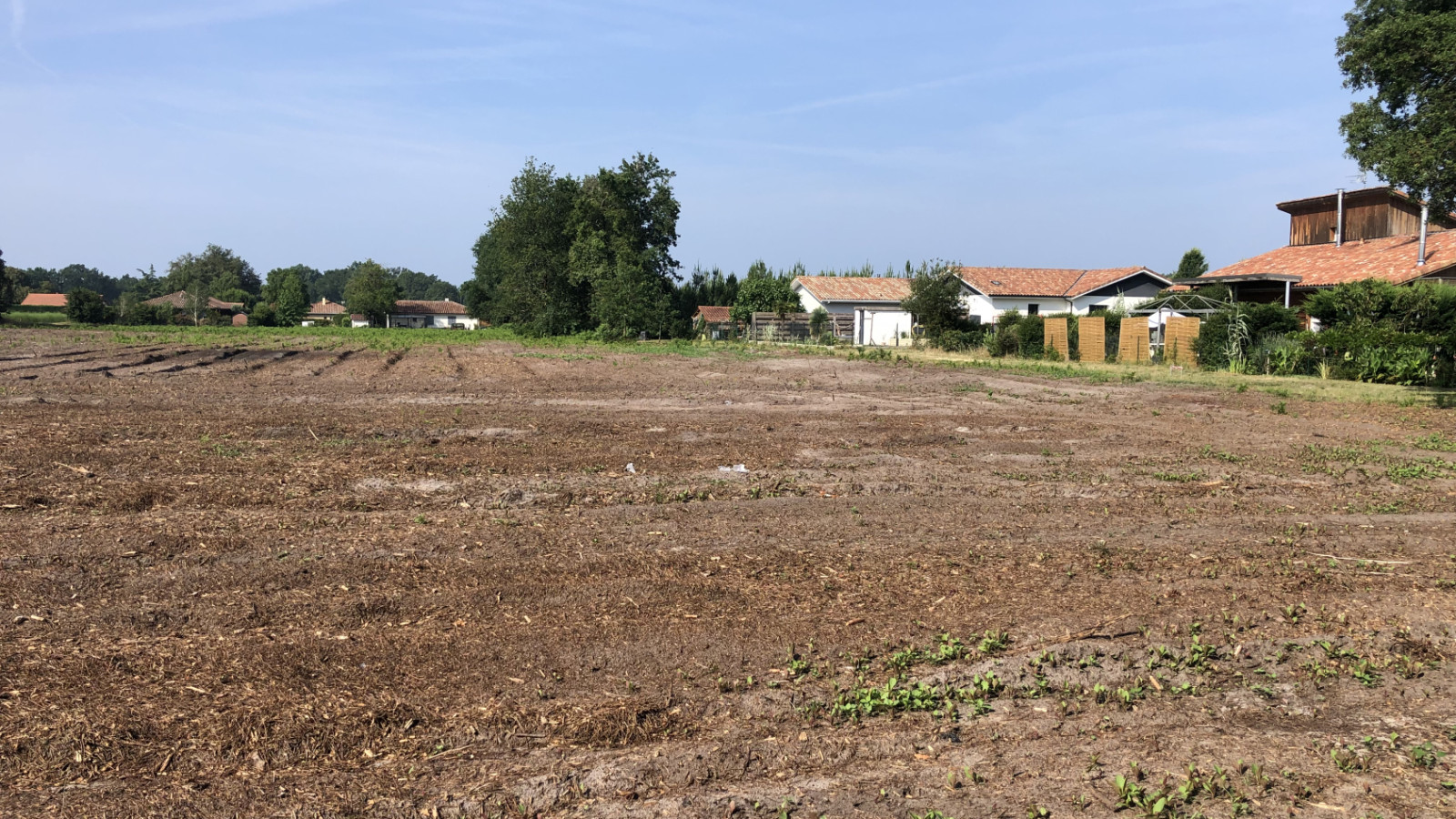 Terrain constructible de 575m2 à Campagne