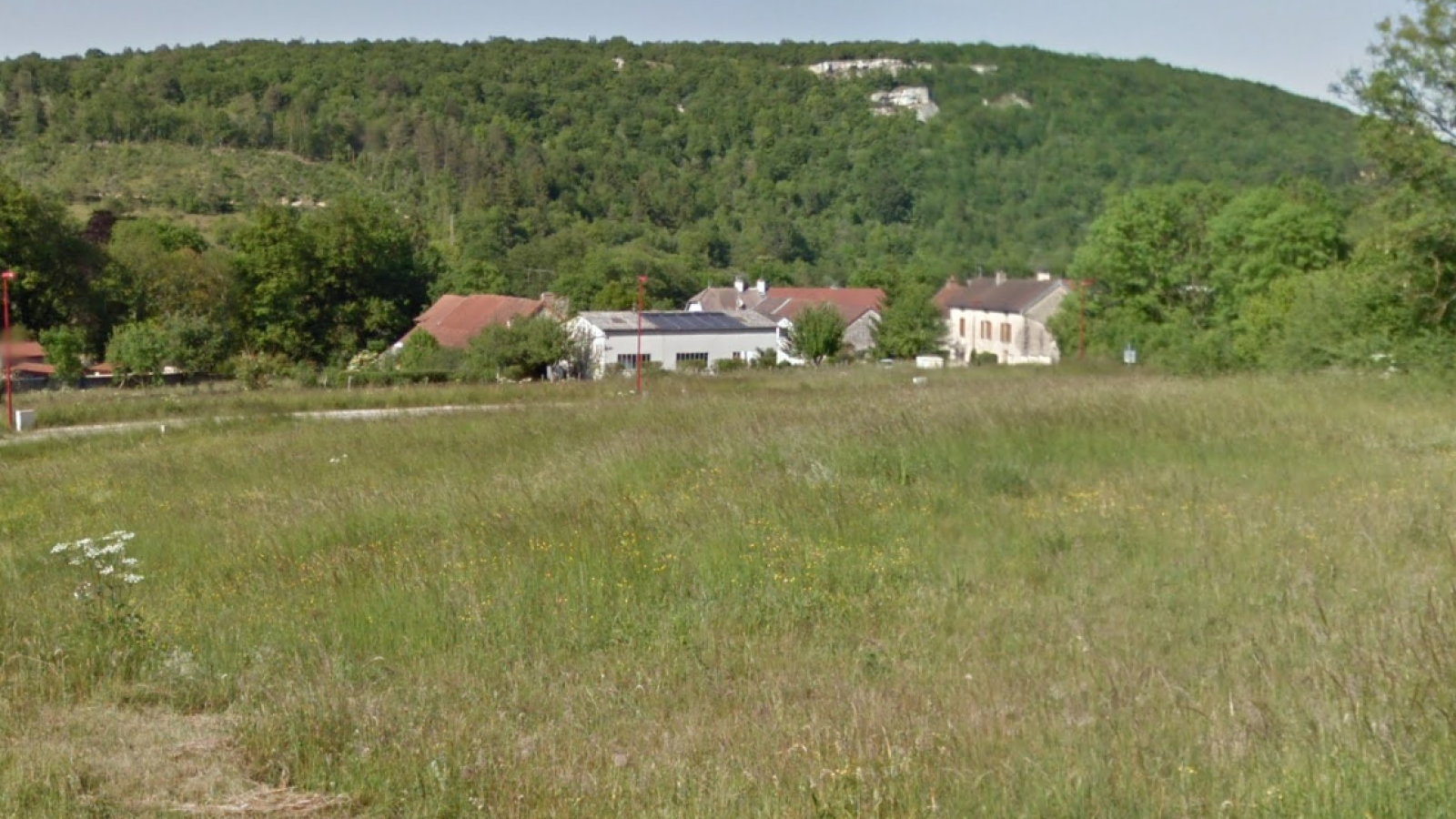 Terrain constructible de 646m2 à Lamargelle