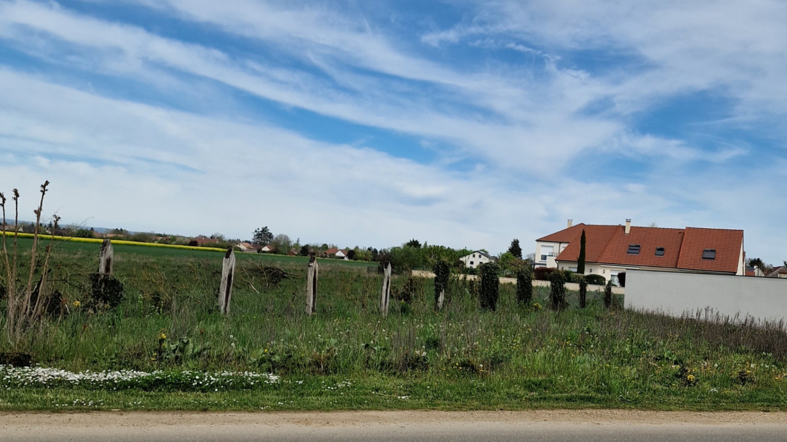 Terrain constructible de 582m2 à Arc-sur-Tille