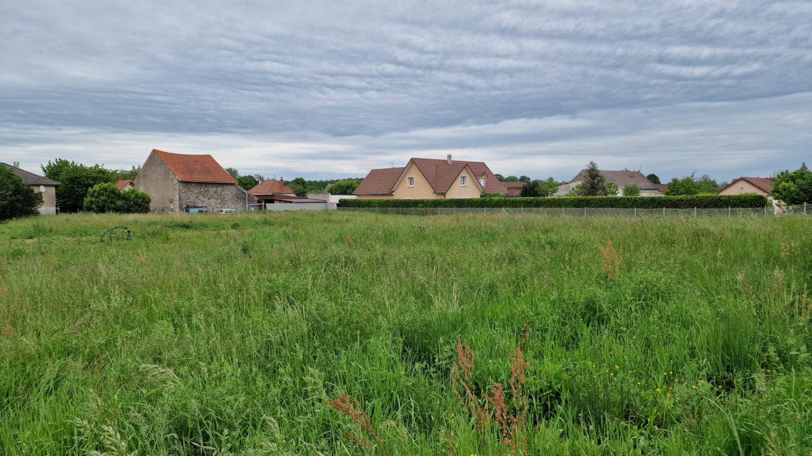 Terrain constructible de 880m2 à Bessey-lès-Cîteaux