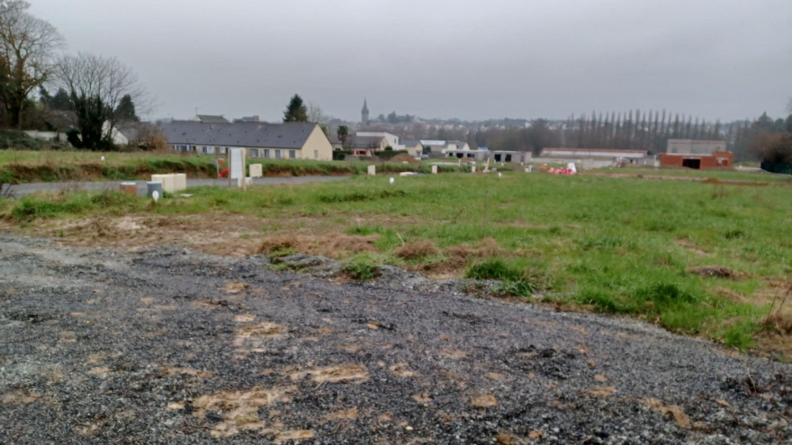 Terrain constructible de 322m2 à Châteaubourg