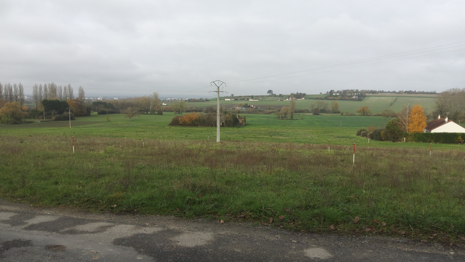 Terrain constructible de 1100m2 à Châtellerault