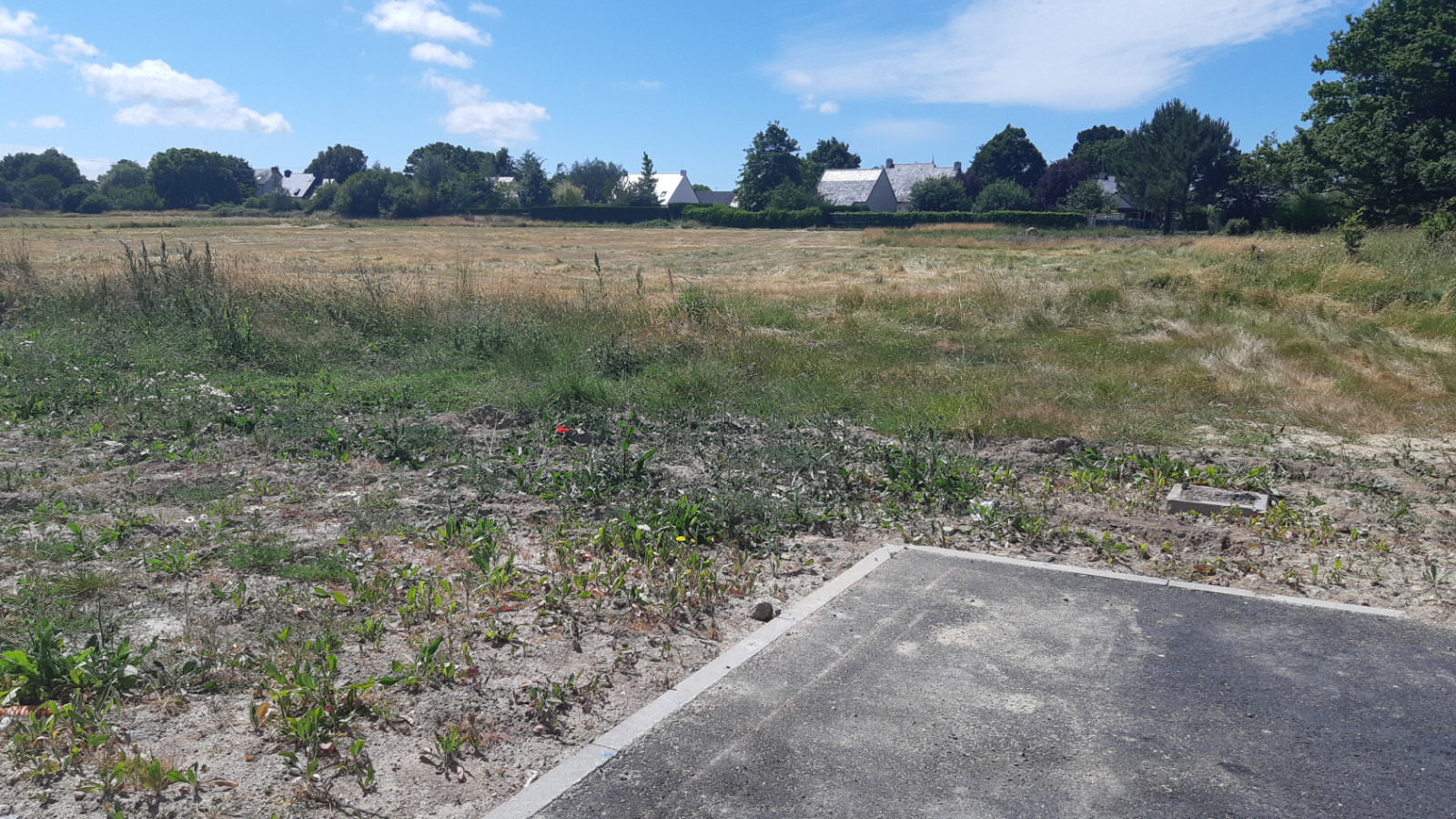 Terrain constructible de 550m2 à Besné