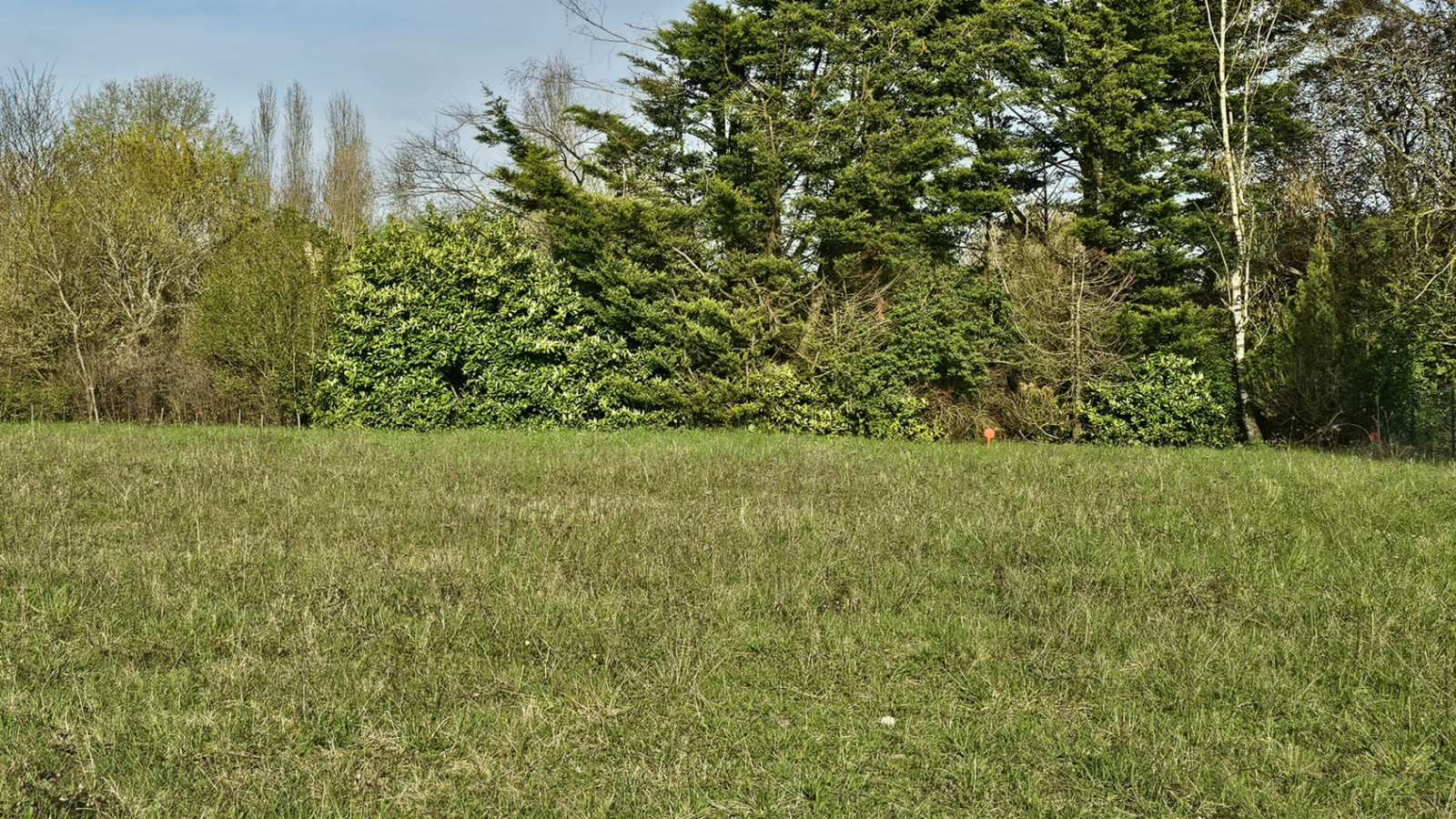 Terrain constructible de 925m2 à Loches