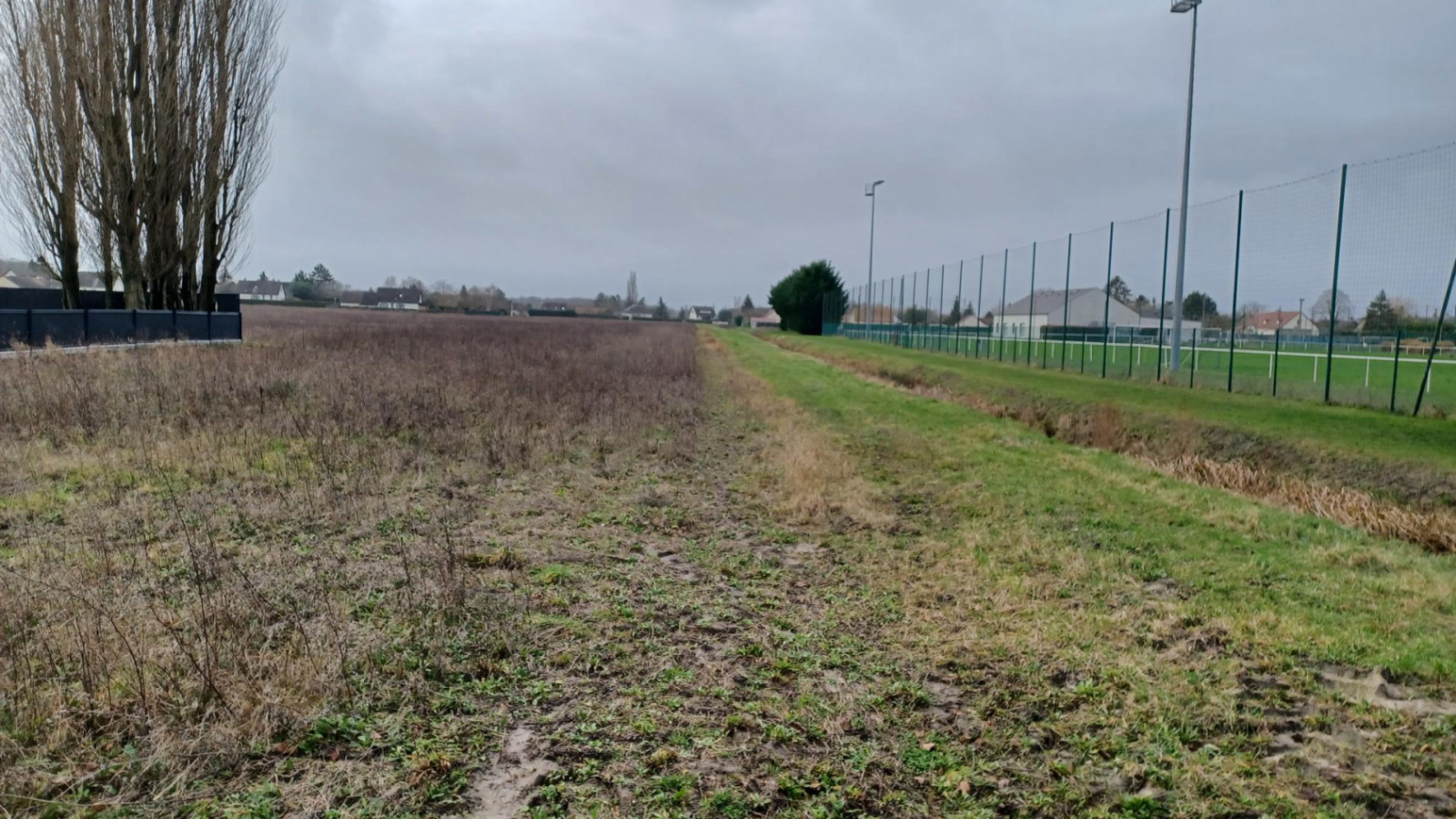 Terrain constructible de 456m2 à Vienne-en-Val