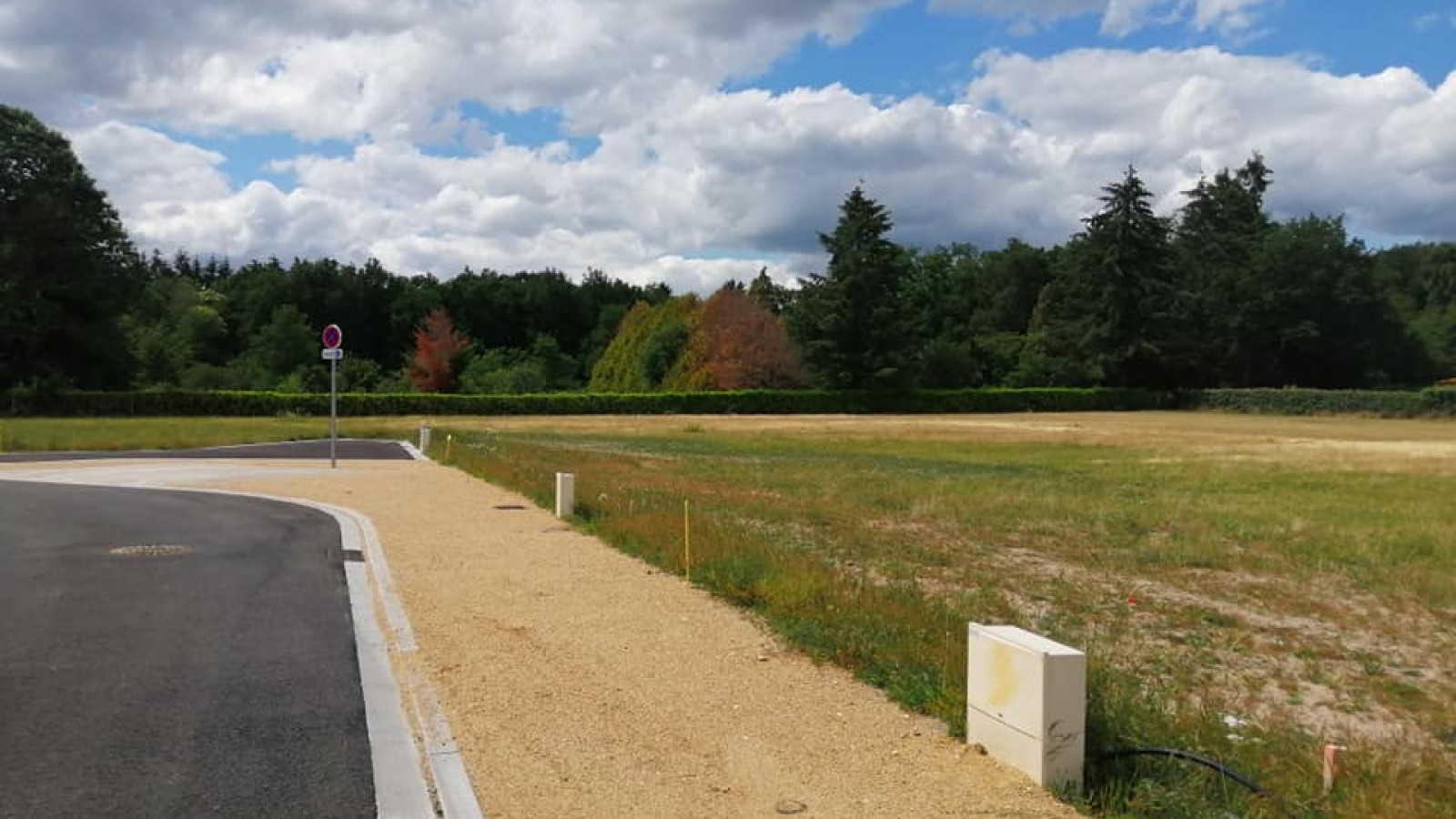 Terrain constructible de 328m2 à La Ferté-Saint-Aubin