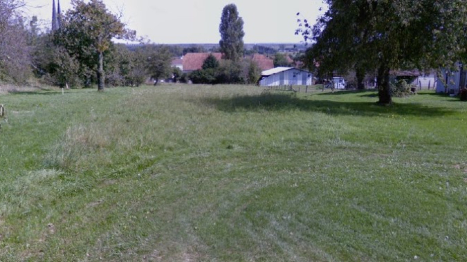 Terrain constructible de 1003m2 à Lamarche-sur-Saône