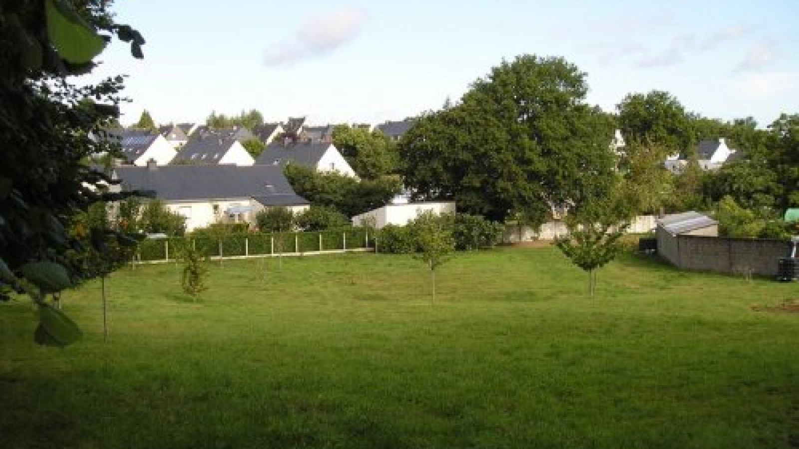 Terrain constructible de 1800m2 à La Chapelle-des-Marais