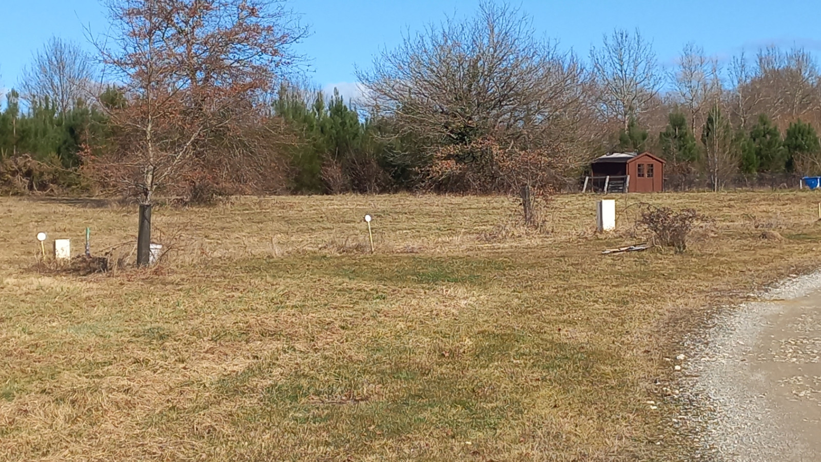 Terrain constructible de 1200m2 à Villeneuve-de-Marsan