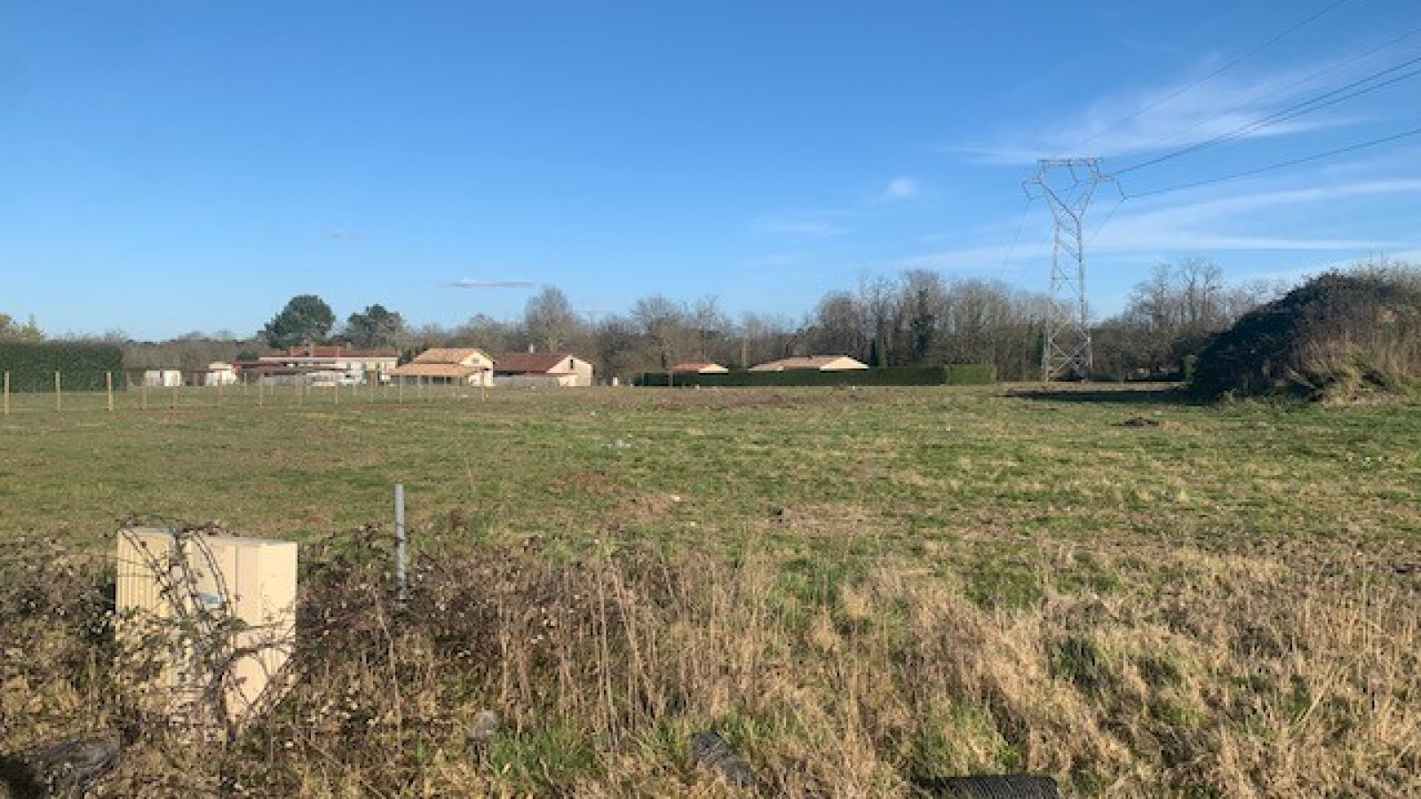 Terrain constructible de 853m2 à Saint-Pierre-du-Mont