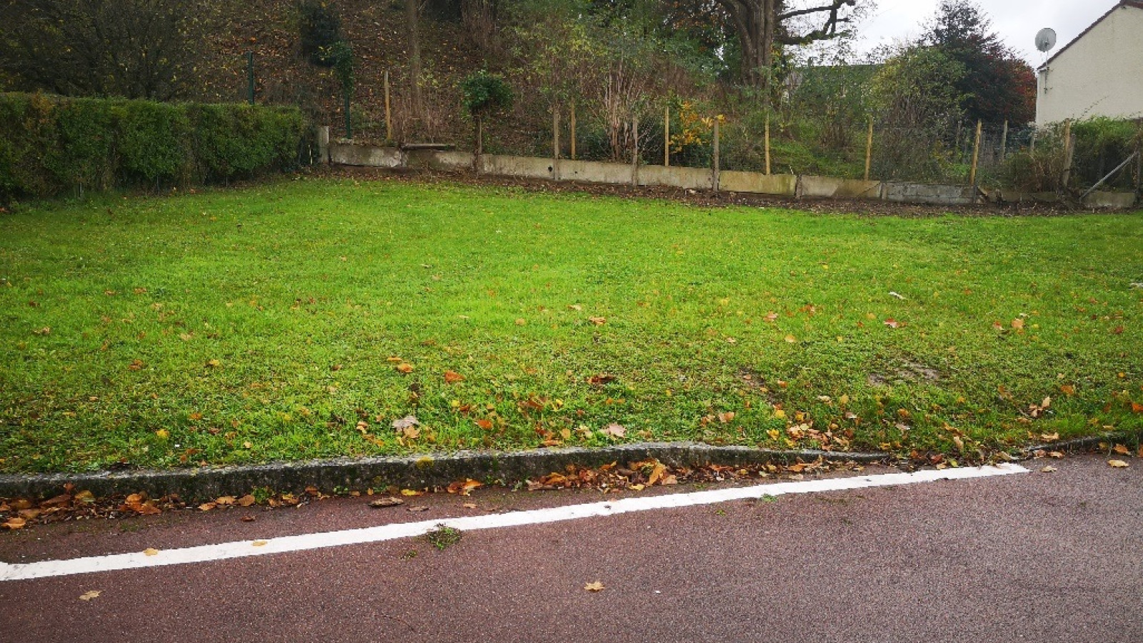 Terrain constructible de 327m2 à La Ferté-Saint-Aubin