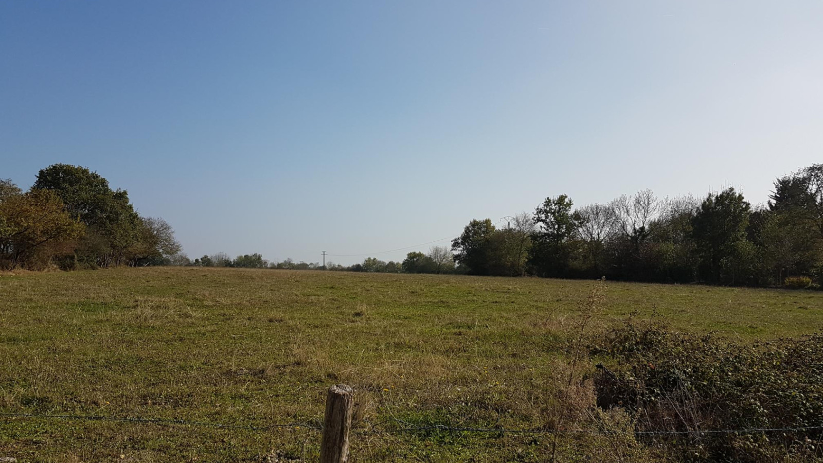 Terrain constructible de 490m2 à Grandchamp-des-Fontaines