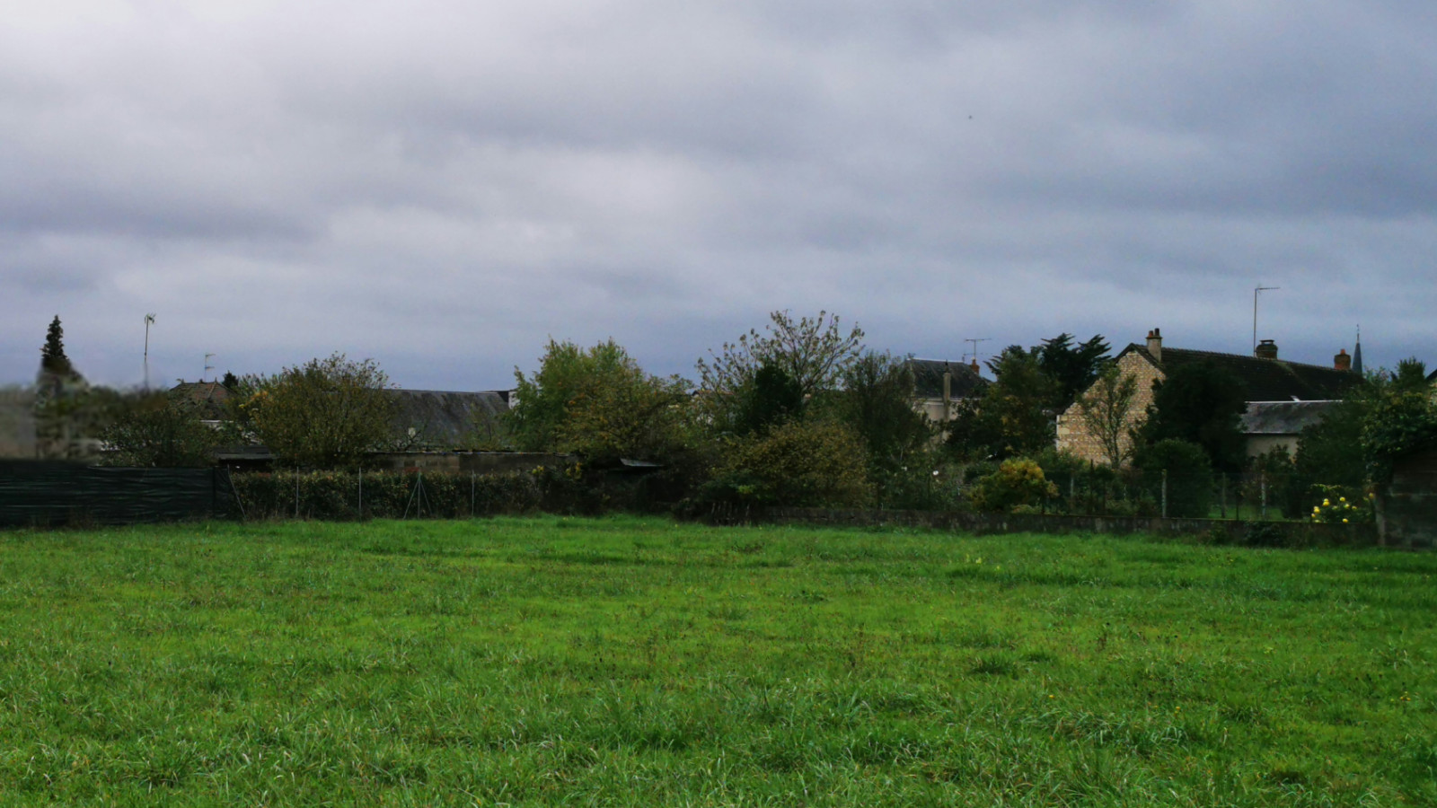 Terrain constructible de 400m2 à Loches