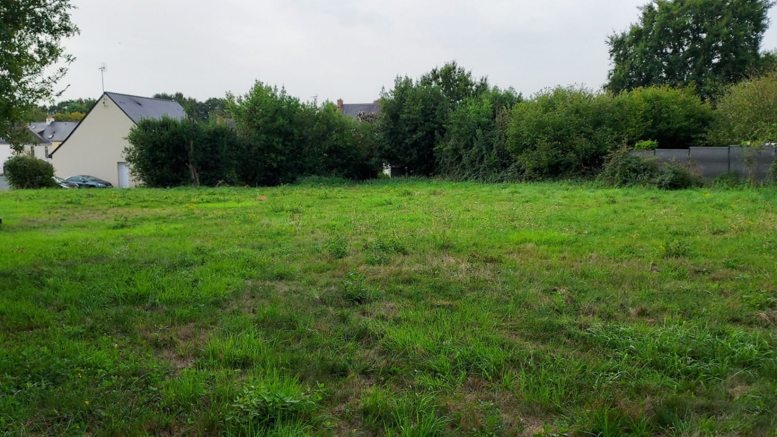 Terrain constructible de 580m2 à Besné