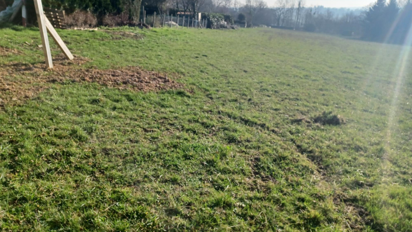 Terrain constructible de 605m2 à Coësmes