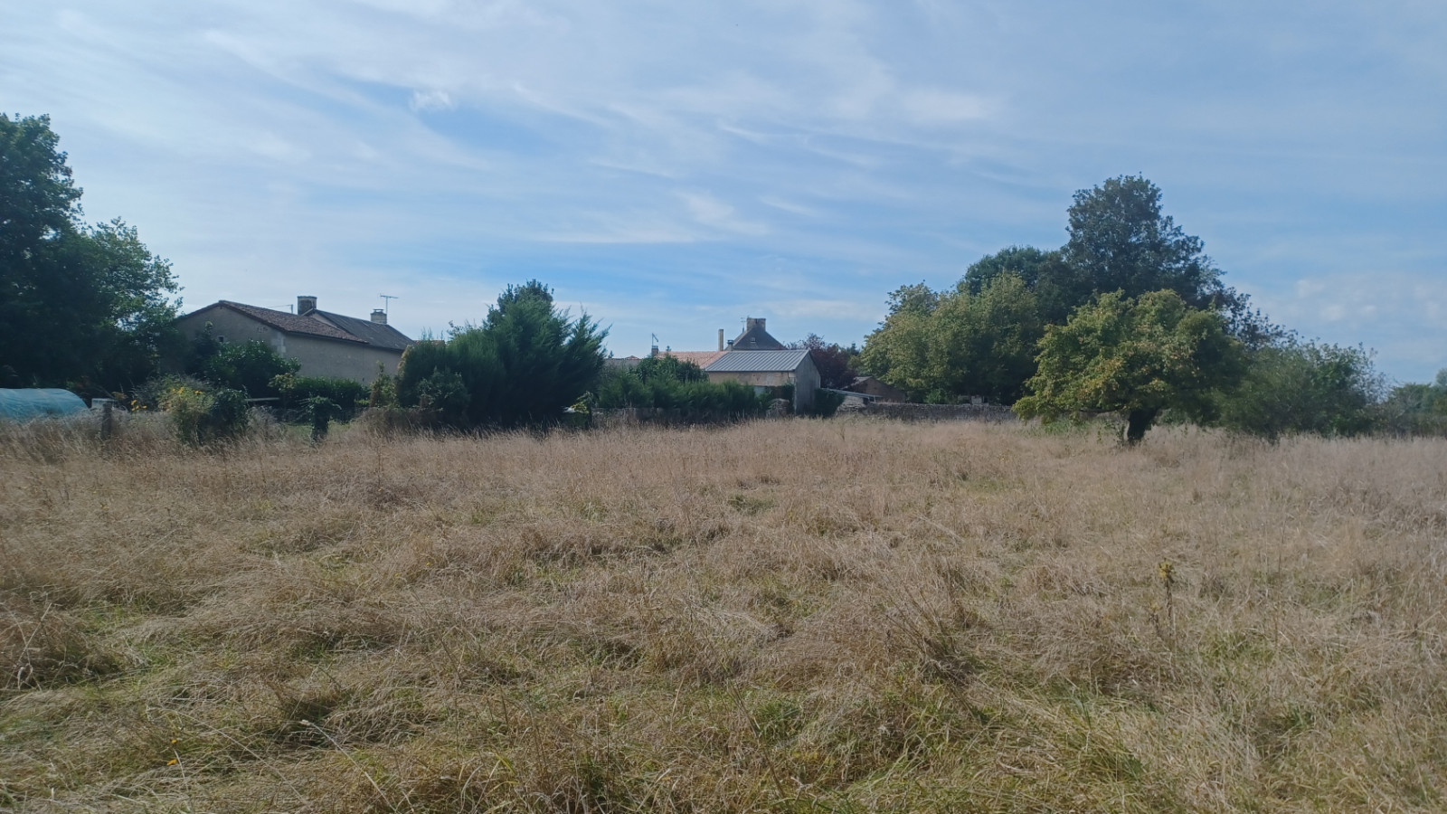 Terrain constructible de 1281m2 à Poitiers