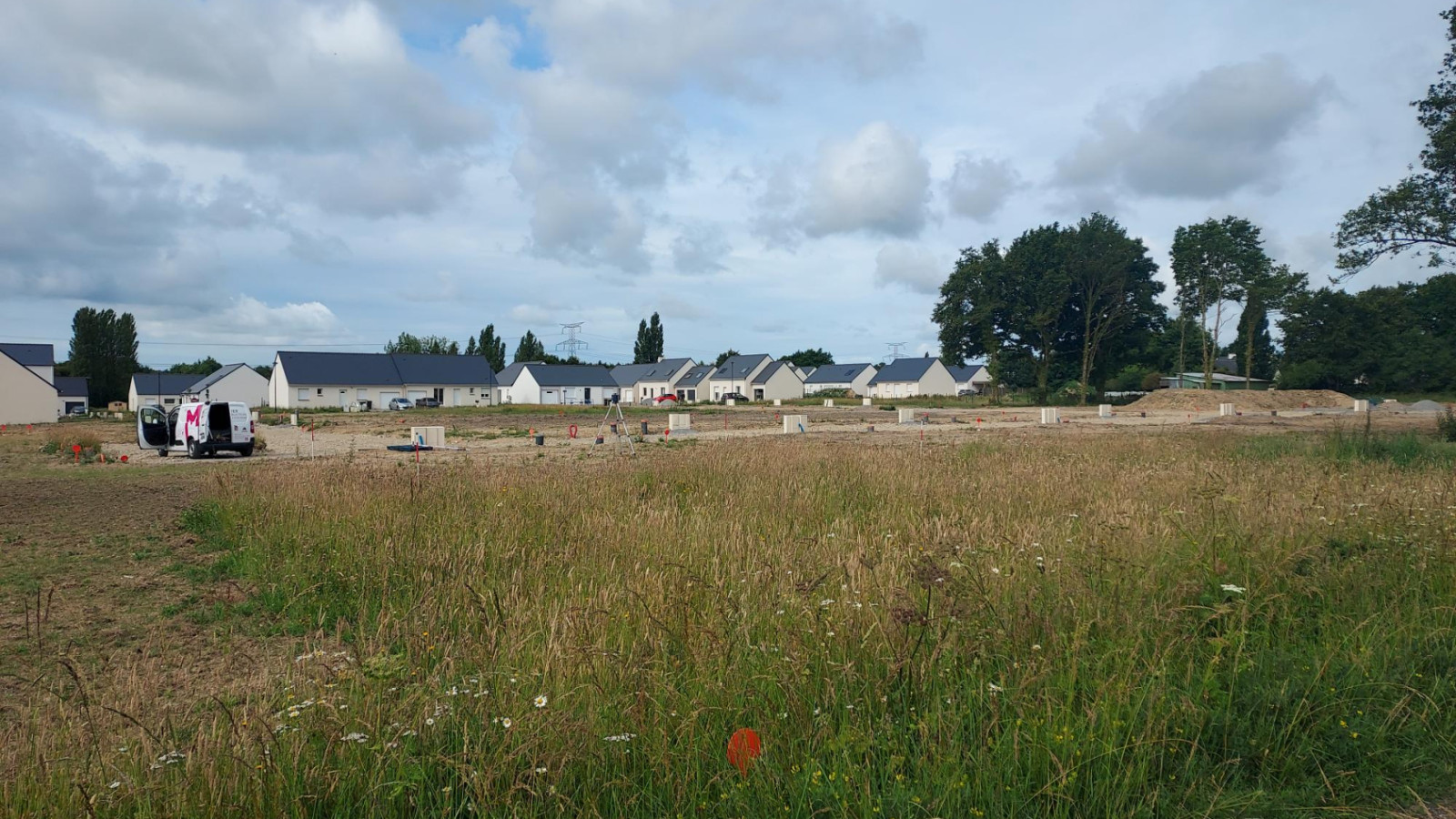 Terrain constructible de 332m2 à Andouillé-Neuville