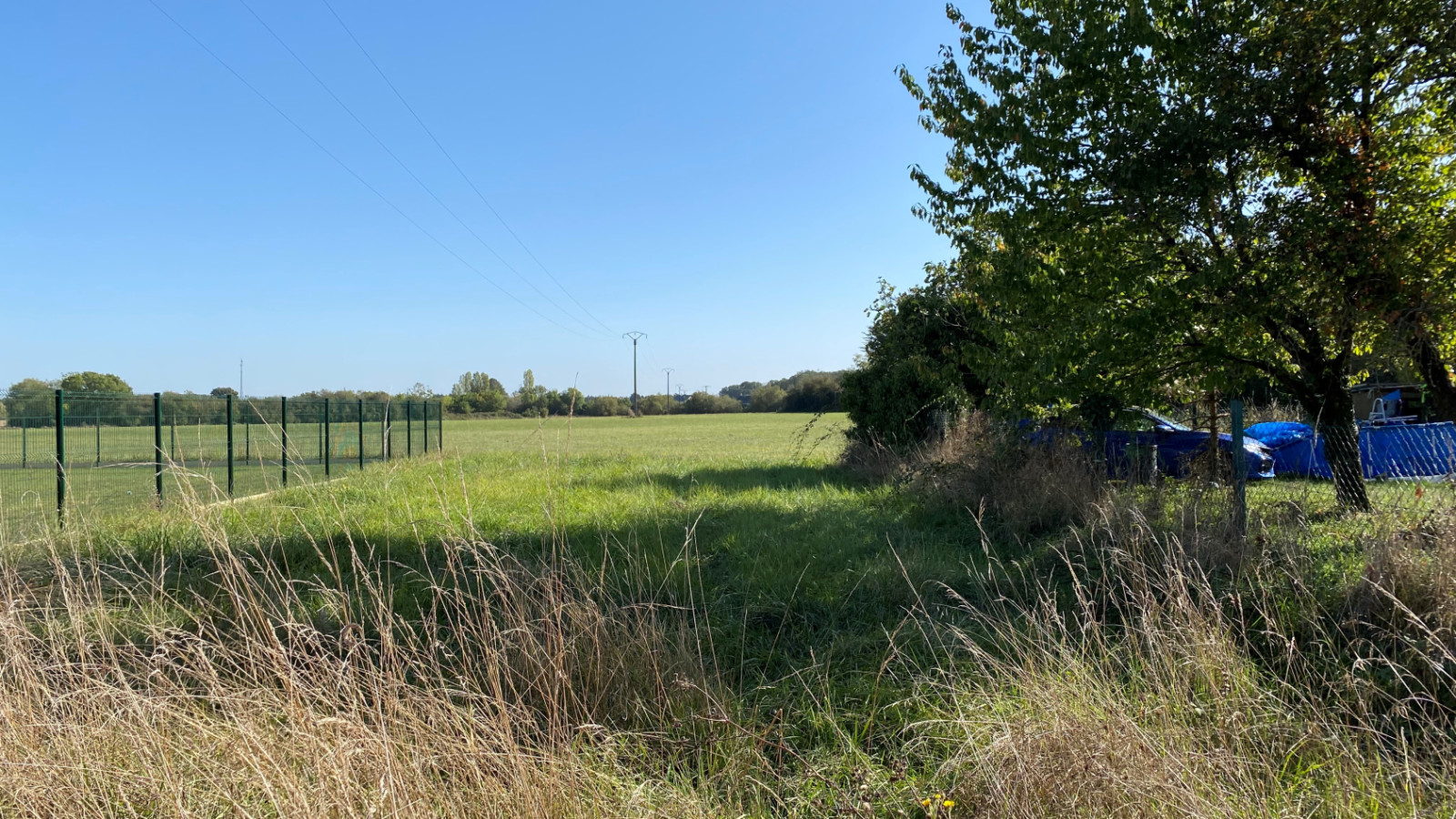 Terrain constructible de 416m2 à Villeperdue