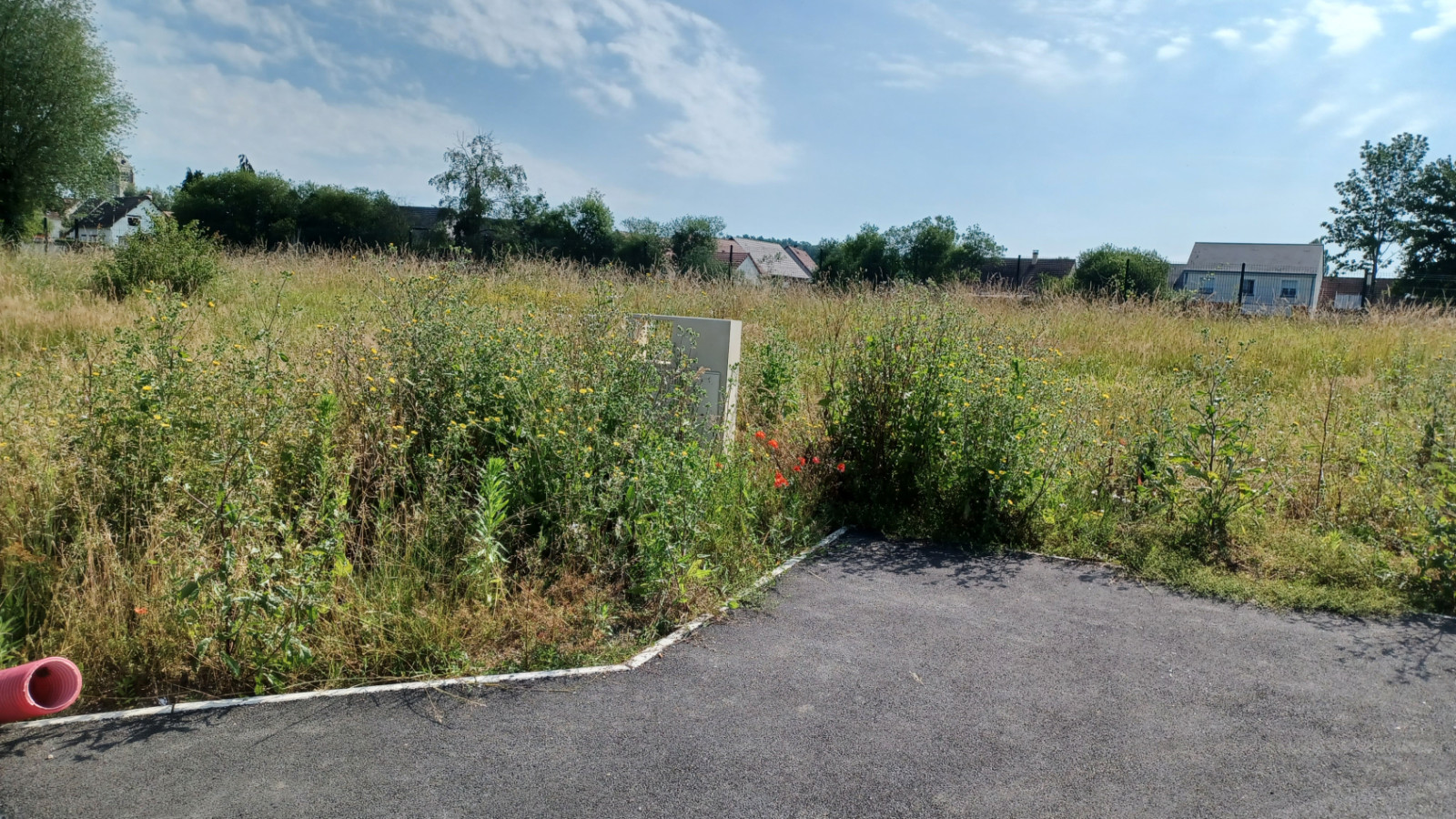 Terrain constructible de 480m2 à Saint-Péravy-la-Colombe